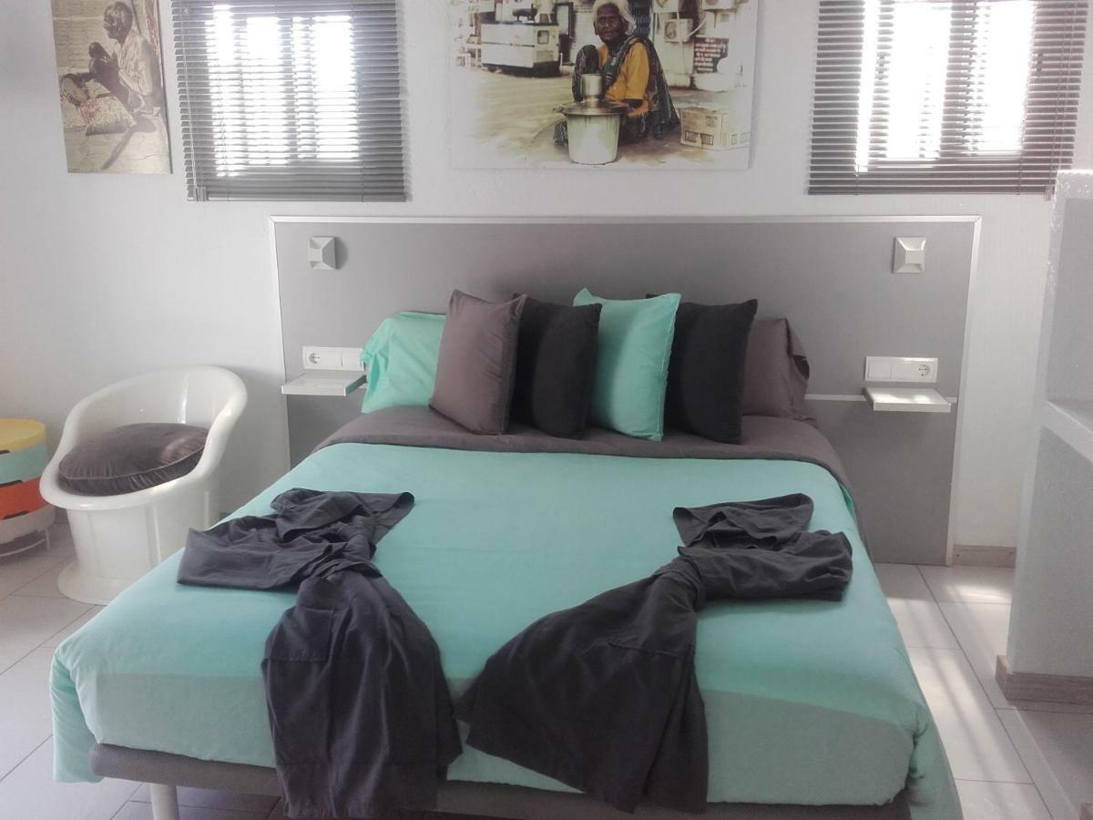 Ca L'Eli Different Experience Hutt 12157 Guest House Mont-roig del Camp ภายนอก รูปภาพ